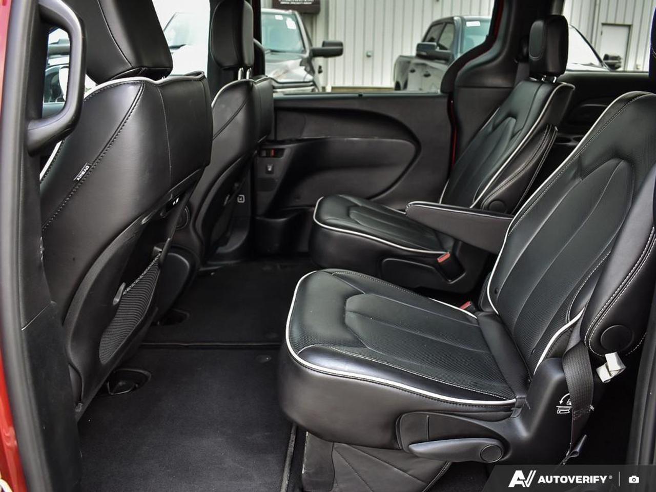 2026 Chrysler Pacifica Limited Front-Wheel Drive Passenger Van Photo