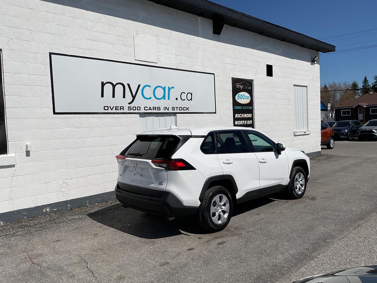 2024 Toyota RAV4 LE 4dr All-wheel Drive Photo3