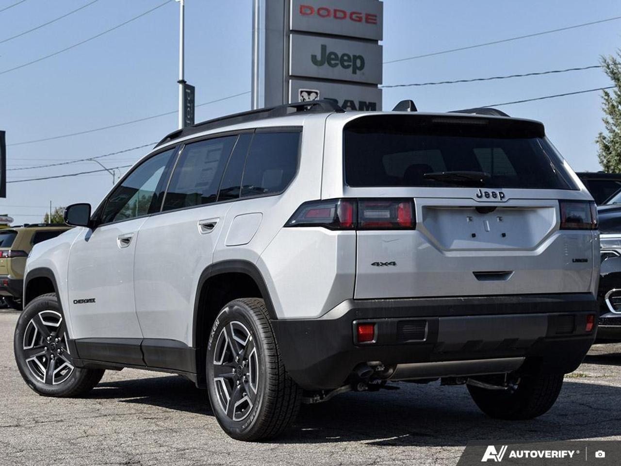 2026 Jeep Cherokee Laredo/Limited 4dr 4x4 Photo3