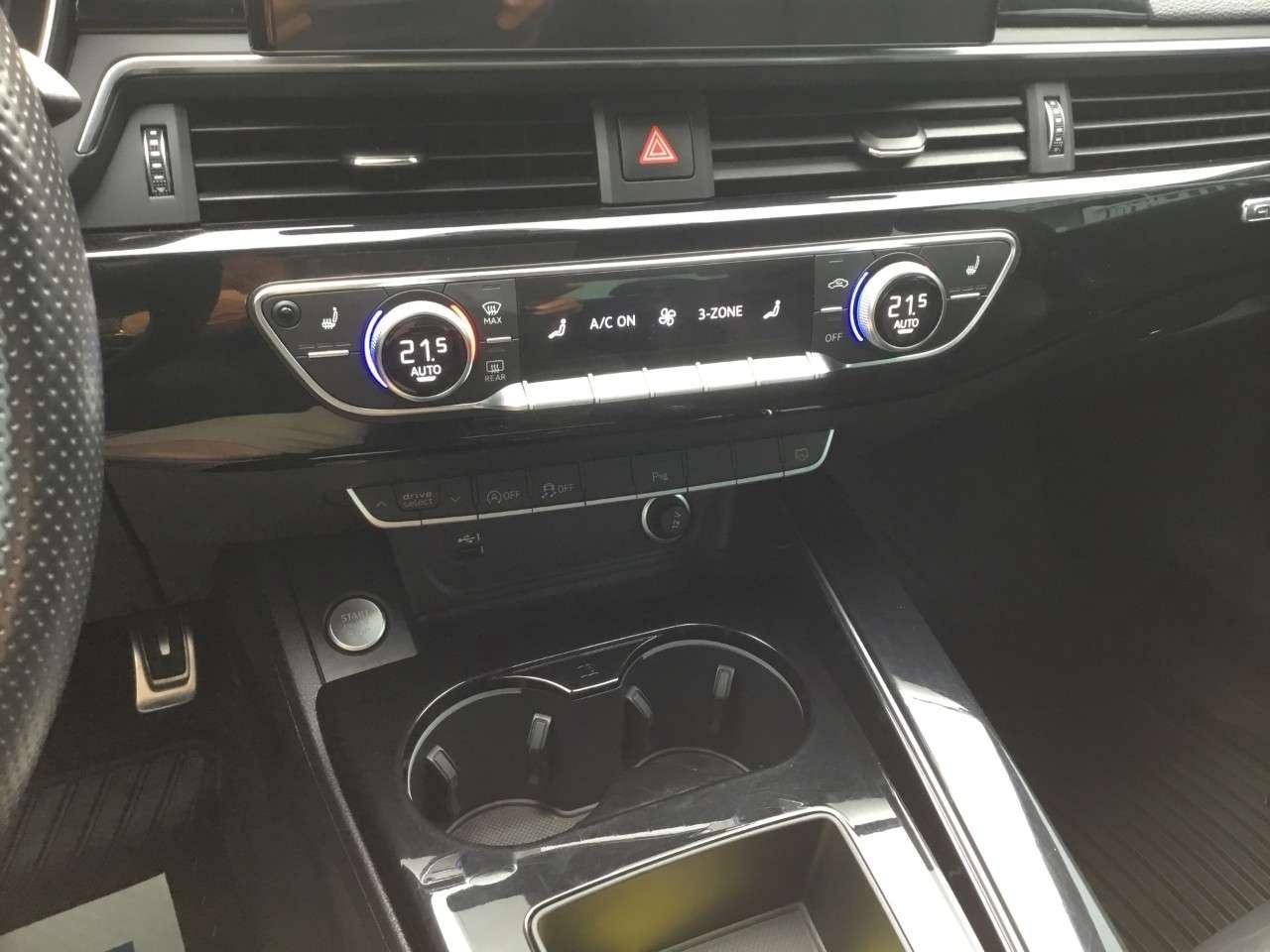 2022 Audi A5 Progressiv 45 TFSI quattro Photo