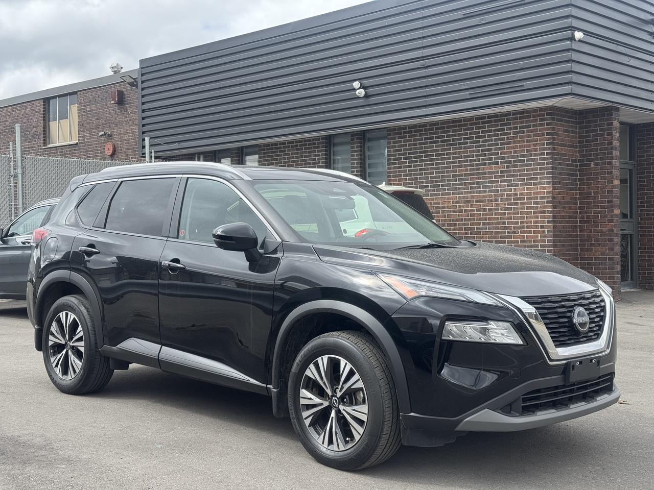 2023 Nissan Rogue AWD, MOONROOF, BACK UP CAMERA, HEATED SEATS Photo0