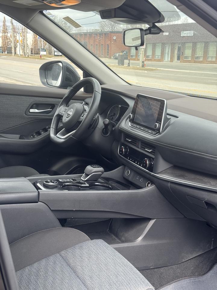 2023 Nissan Rogue AWD, MOONROOF, BACK UP CAMERA, HEATED SEATS Photo