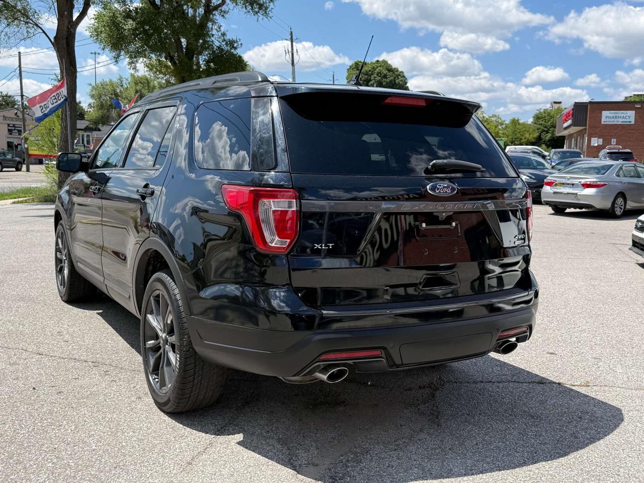 2018 Ford Explorer XLT l 4WD l Reverse Cam l Tow Mode l HTD Seats l Photo