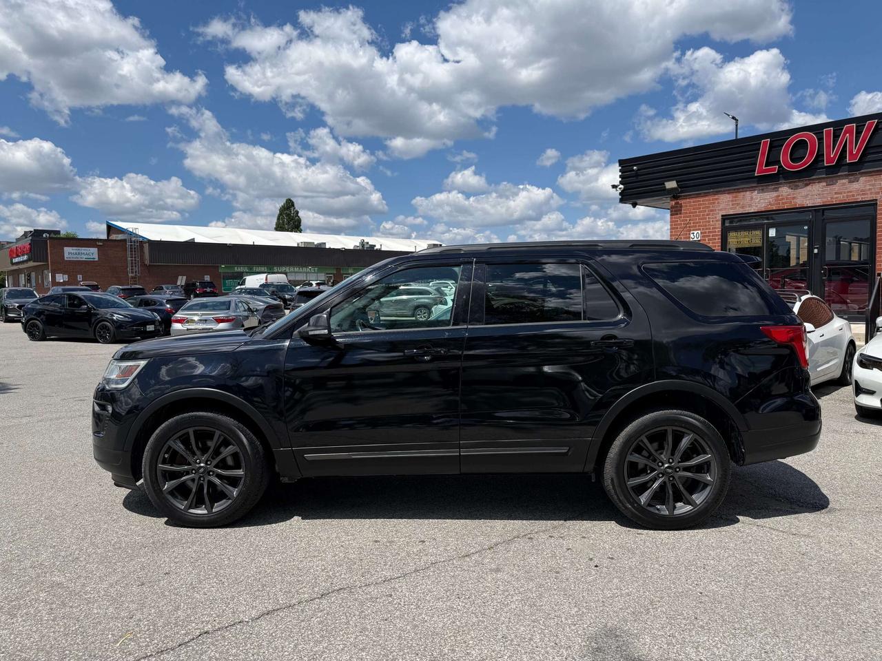 2018 Ford Explorer XLT l 4WD l Reverse Cam l Tow Mode l HTD Seats l Photo