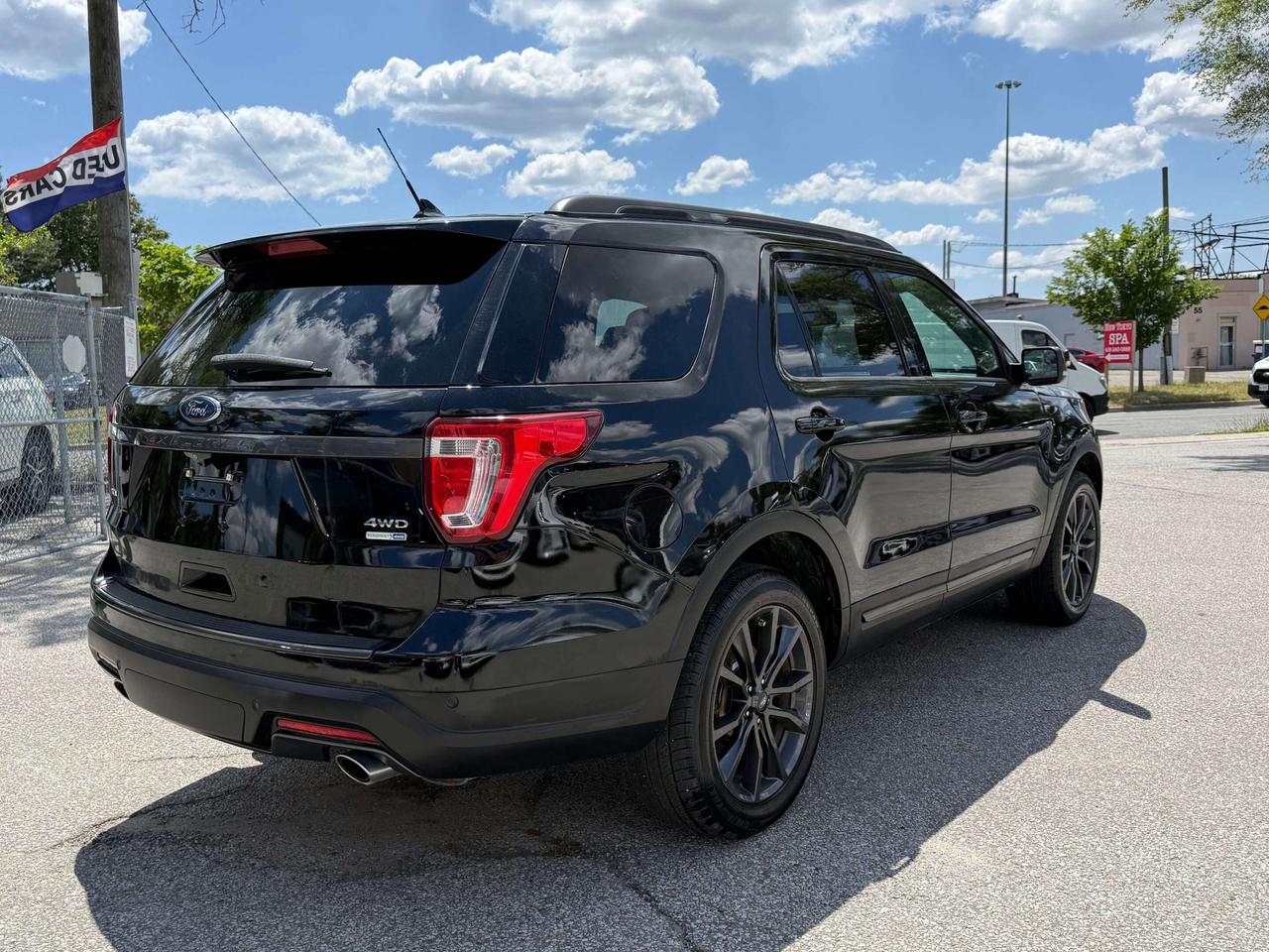 2018 Ford Explorer XLT l 4WD l Reverse Cam l Tow Mode l HTD Seats l Photo