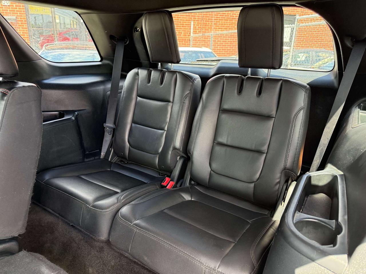 2018 Ford Explorer XLT l 4WD l Reverse Cam l Tow Mode l HTD Seats l Photo
