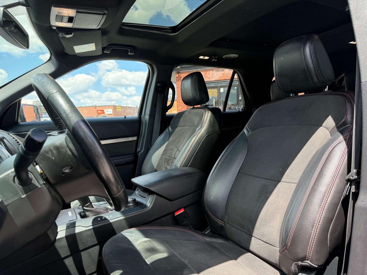2018 Ford Explorer XLT l 4WD l Reverse Cam l Tow Mode l HTD Seats l Photo