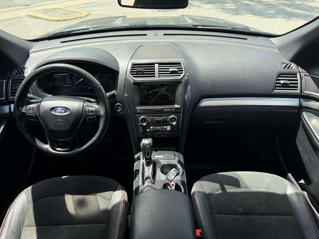2018 Ford Explorer XLT l 4WD l Reverse Cam l Tow Mode l HTD Seats l Photo