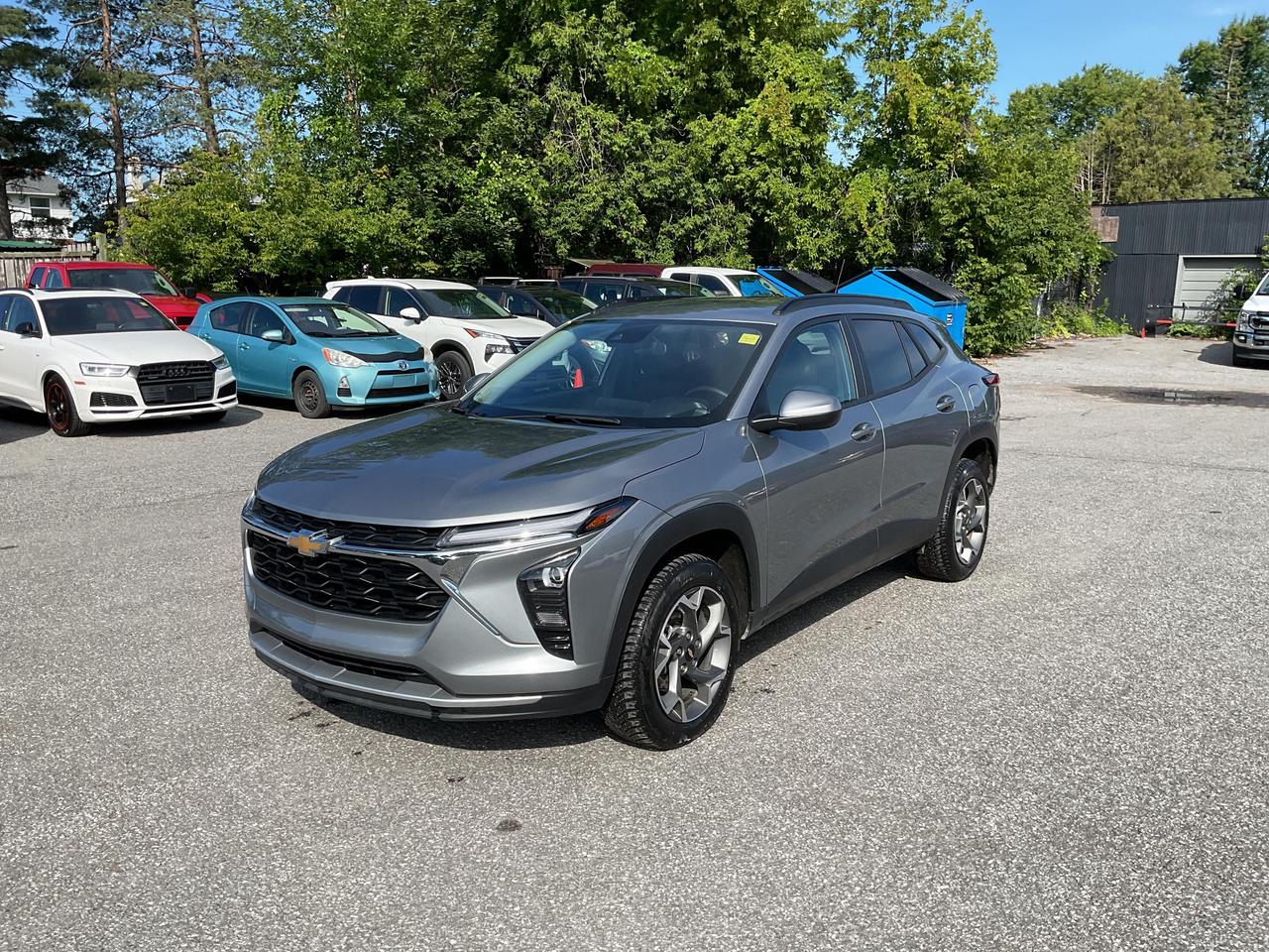2025 Chevrolet Trax LT 4dr Front-Wheel Drive Photo0