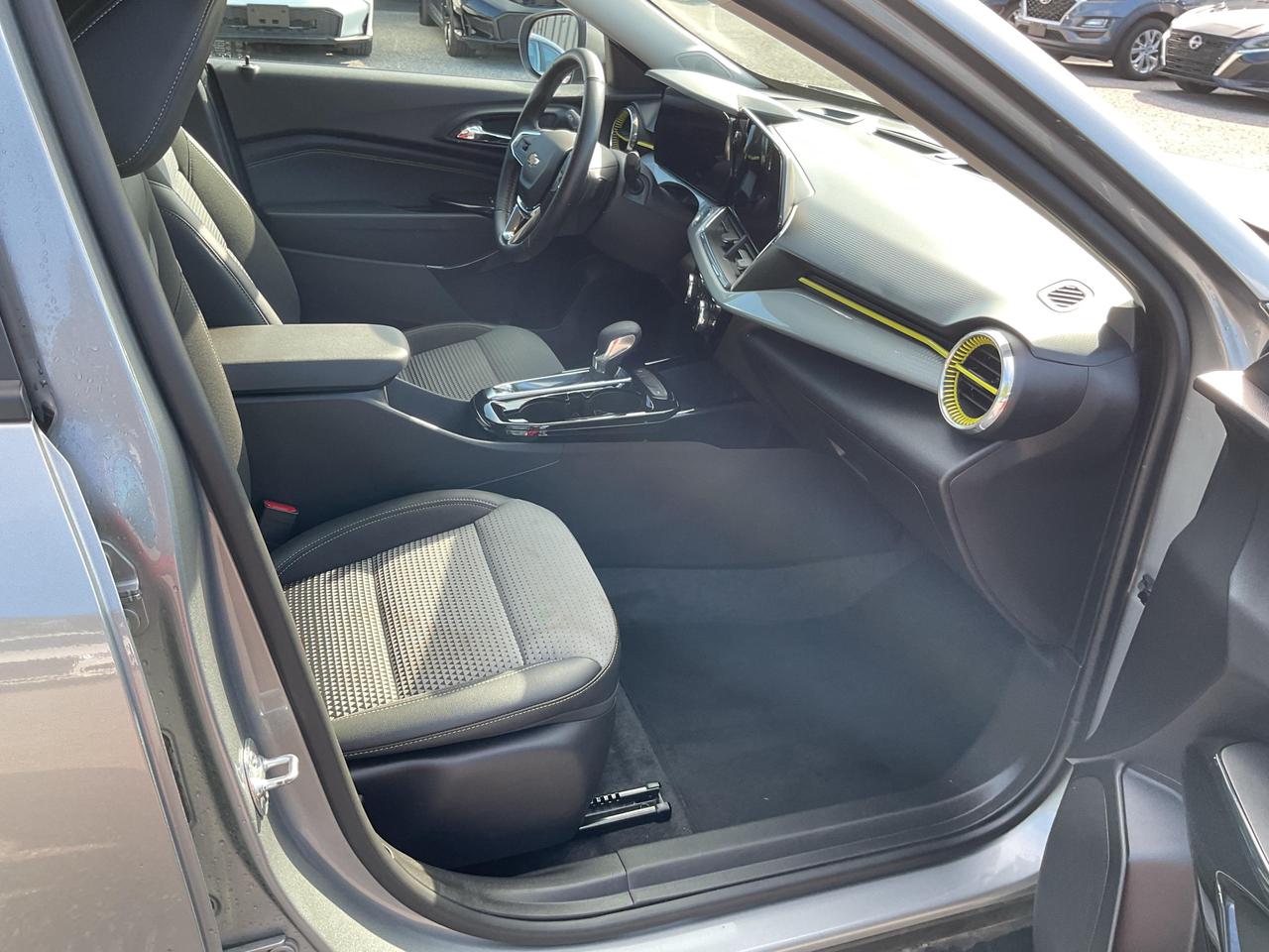 2025 Chevrolet Trax LT 4dr Front-Wheel Drive Photo
