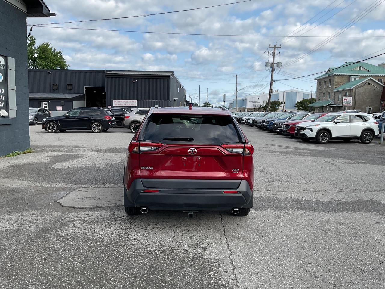 2023 Toyota RAV4 XLE 4dr All-wheel Drive Photo