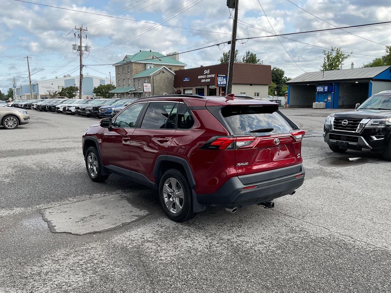 2023 Toyota RAV4 XLE 4dr All-wheel Drive Photo