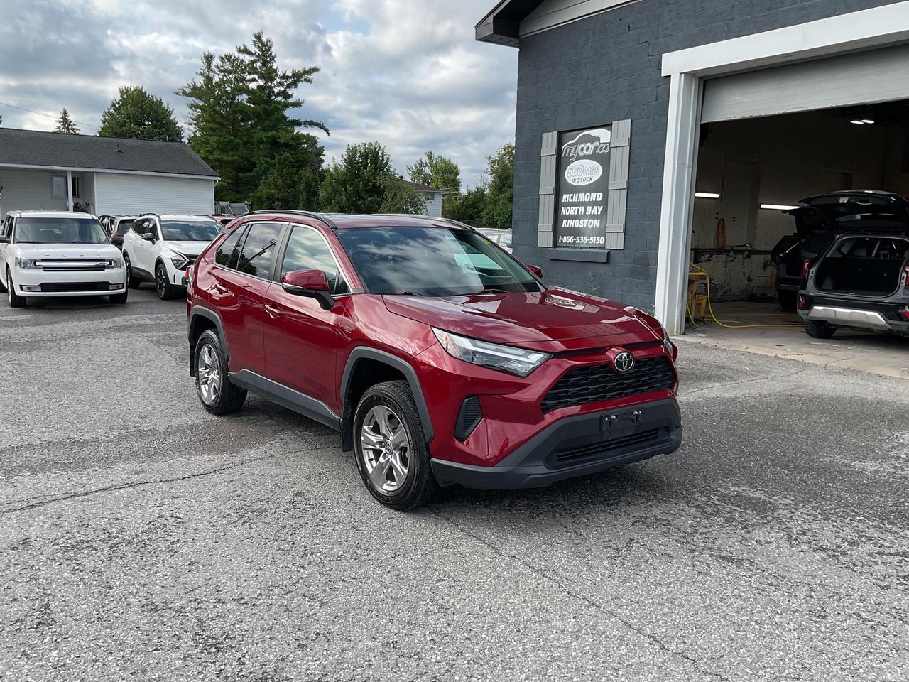 2023 Toyota RAV4 XLE 4dr All-wheel Drive Photo
