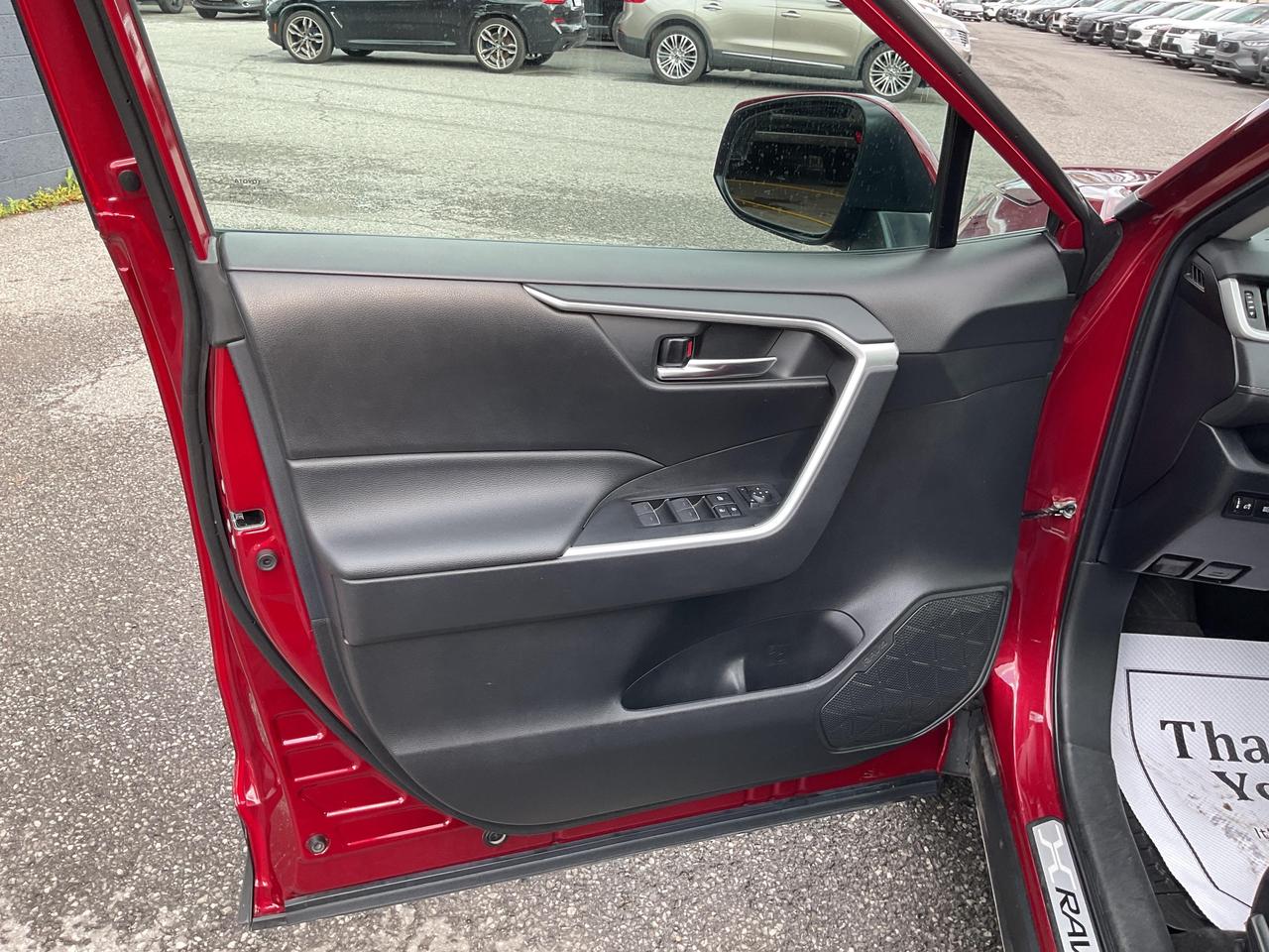 2023 Toyota RAV4 XLE 4dr All-wheel Drive Photo