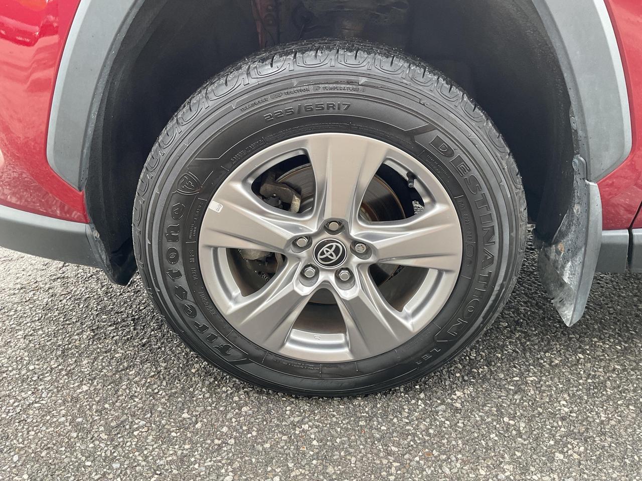 2023 Toyota RAV4 XLE 4dr All-wheel Drive Photo