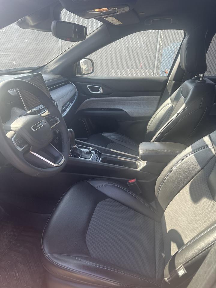 2023 Jeep Compass North 4x4/ALLOYS/NAV Photo