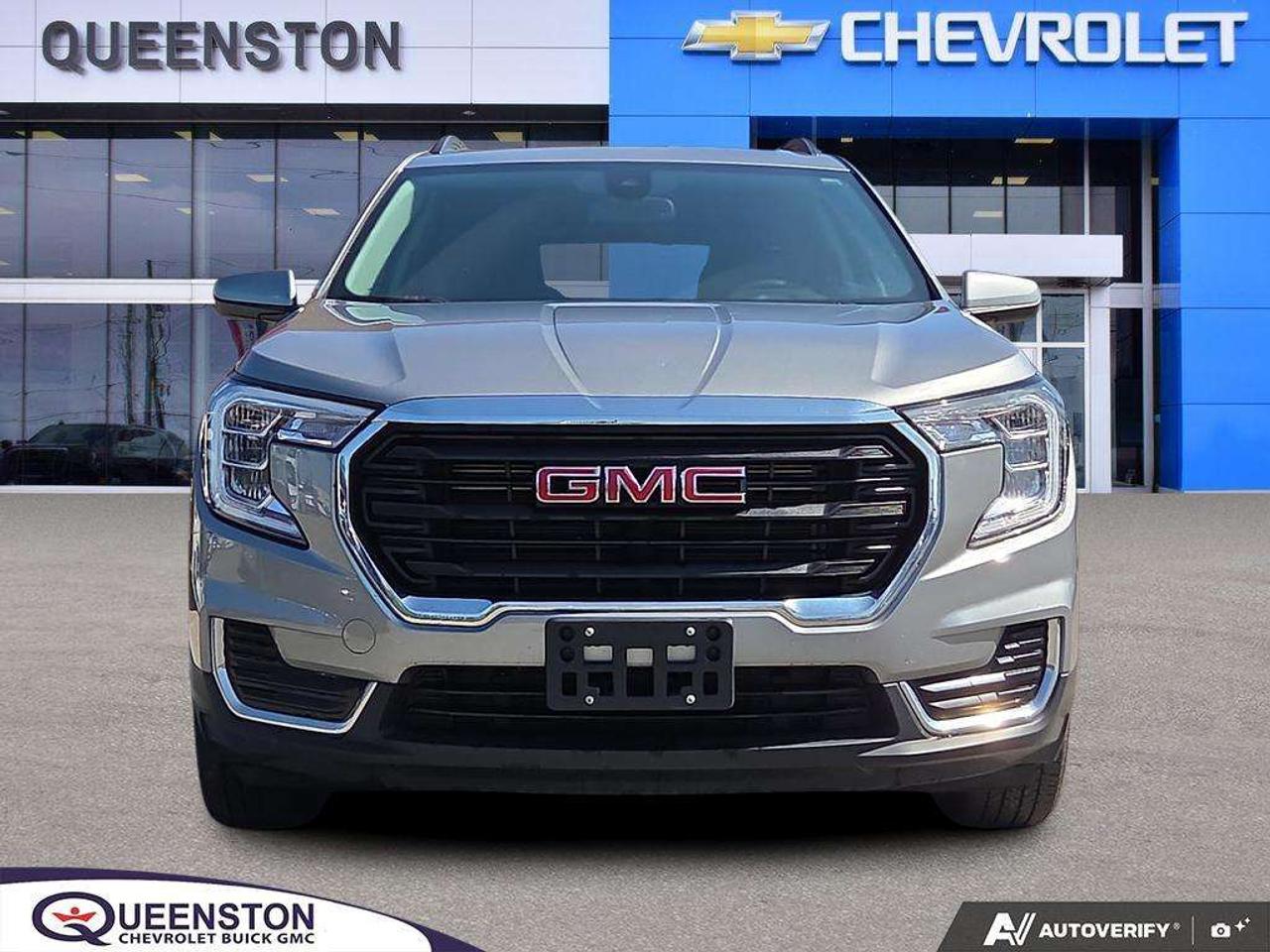 2024 GMC Terrain SLE AWD   OFF LEASE   WELL MAINTAINED   NO CLAIMS Photo