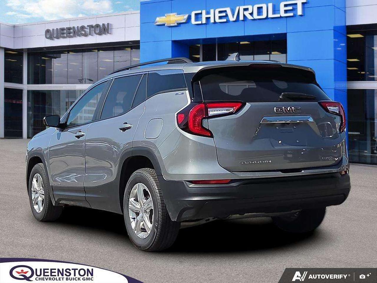 2024 GMC Terrain SLE AWD   OFF LEASE   WELL MAINTAINED   NO CLAIMS Photo4