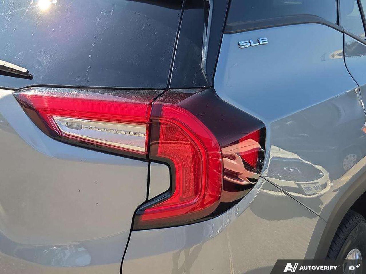2024 GMC Terrain SLE AWD   OFF LEASE   WELL MAINTAINED   NO CLAIMS Photo