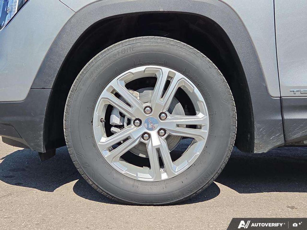 2024 GMC Terrain SLE AWD   OFF LEASE   WELL MAINTAINED   NO CLAIMS Photo