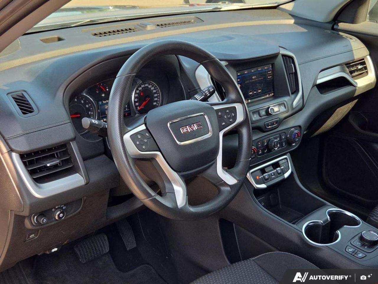 2024 GMC Terrain SLE AWD   OFF LEASE   WELL MAINTAINED   NO CLAIMS Photo