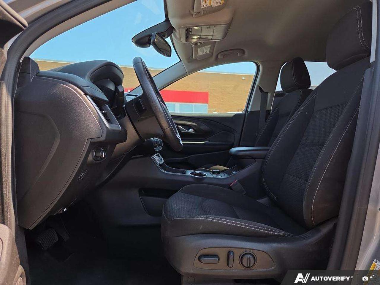 2024 GMC Terrain SLE AWD   OFF LEASE   WELL MAINTAINED   NO CLAIMS Photo