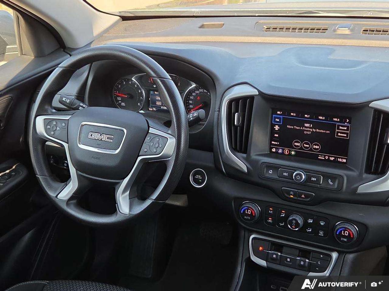 2024 GMC Terrain SLE AWD   OFF LEASE   WELL MAINTAINED   NO CLAIMS Photo