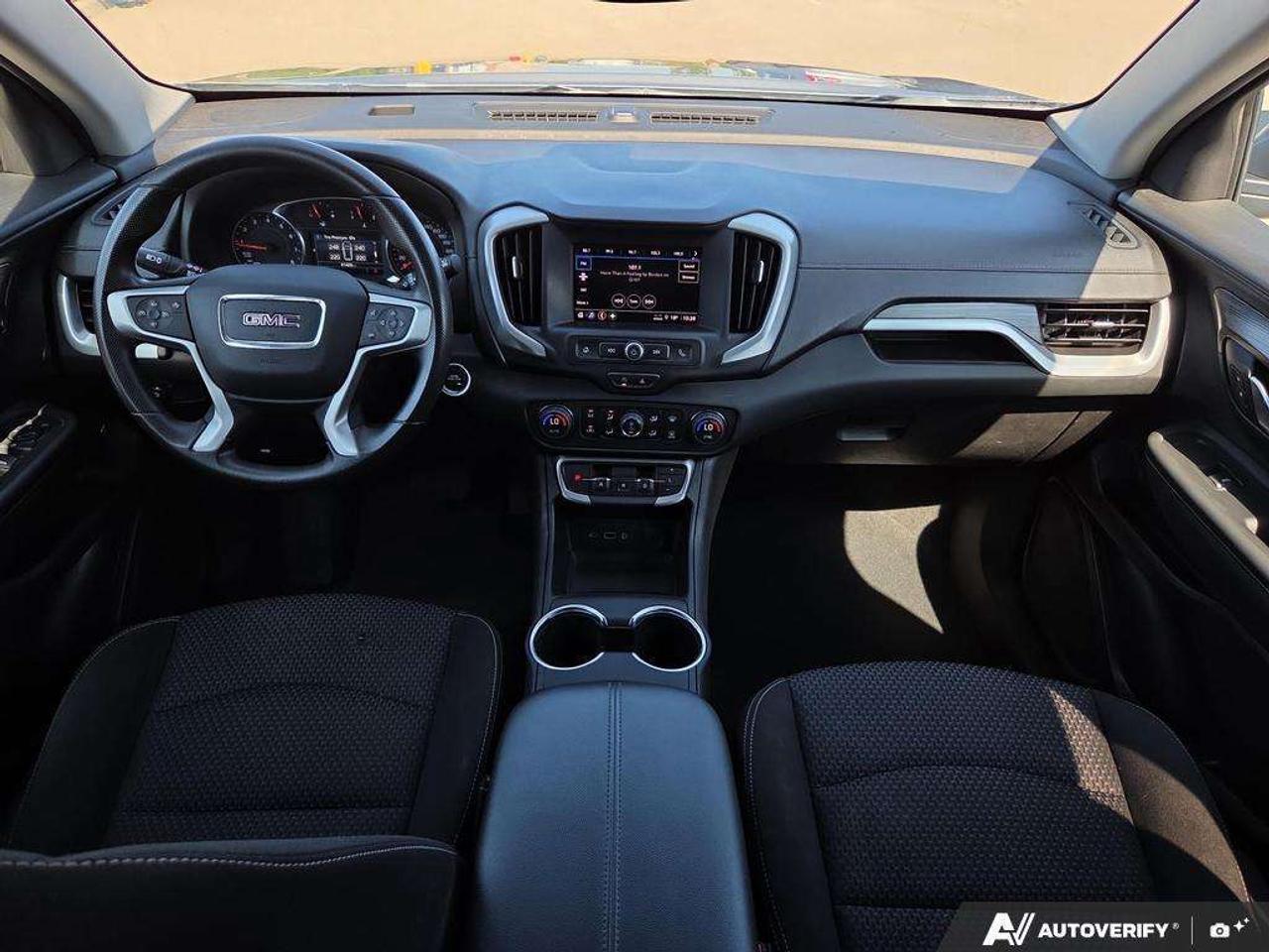 2024 GMC Terrain SLE AWD   OFF LEASE   WELL MAINTAINED   NO CLAIMS Photo