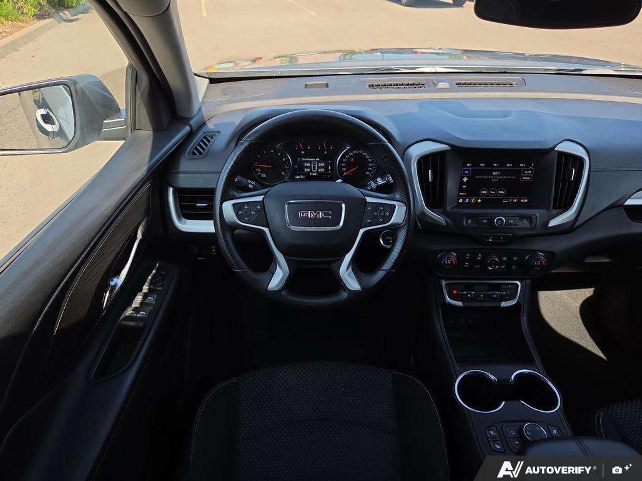 2024 GMC Terrain SLE AWD   OFF LEASE   WELL MAINTAINED   NO CLAIMS Photo