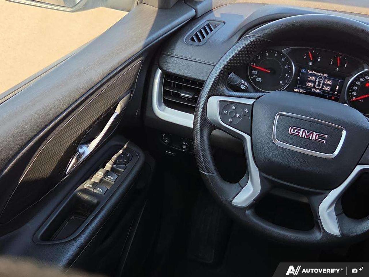 2024 GMC Terrain SLE AWD   OFF LEASE   WELL MAINTAINED   NO CLAIMS Photo