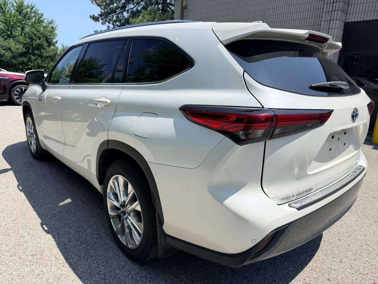 2021 Toyota Highlander Hybrid Limited 4dr All-Wheel Drive Photo