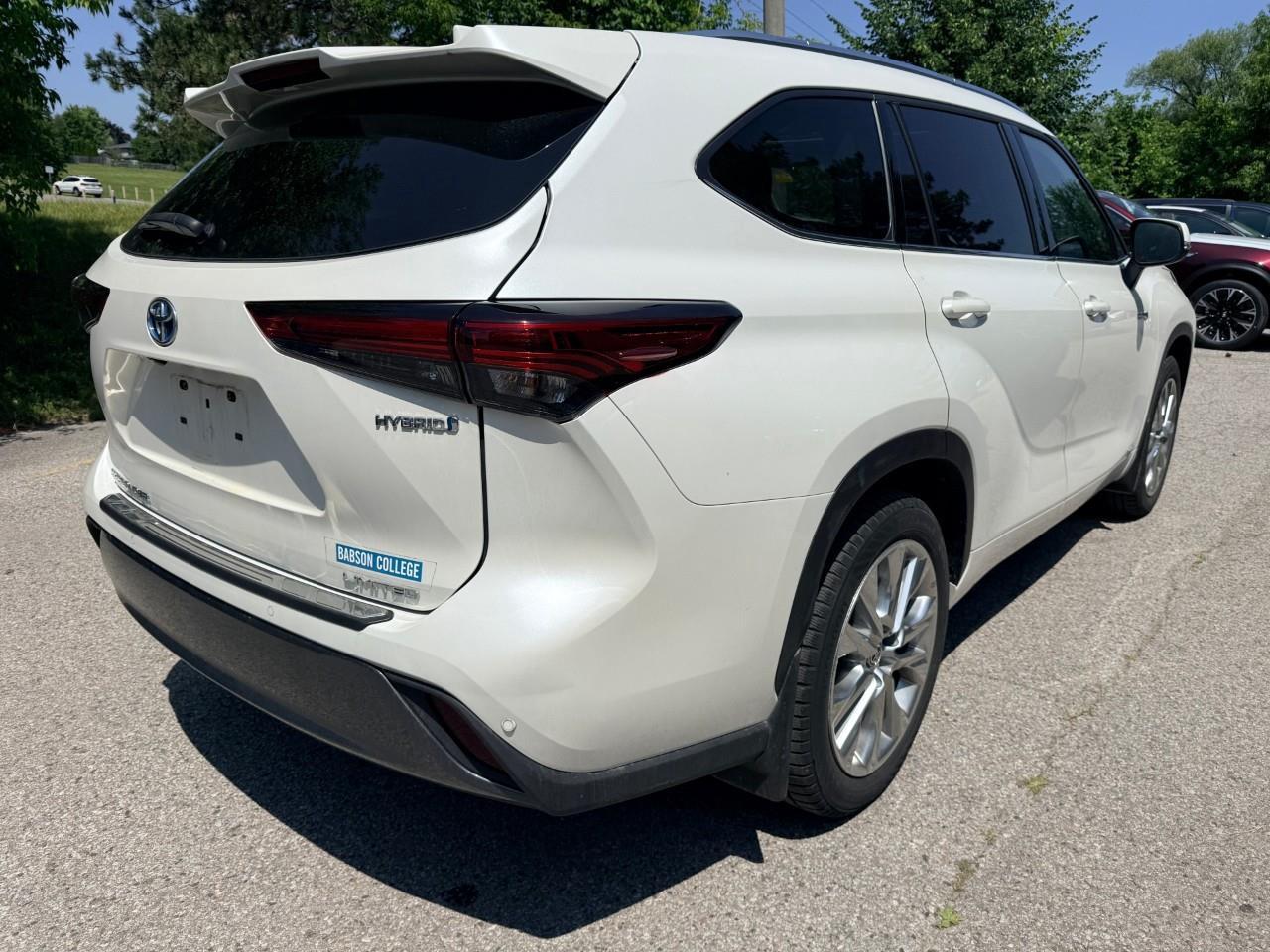 2021 Toyota Highlander Hybrid Limited 4dr All-Wheel Drive Photo