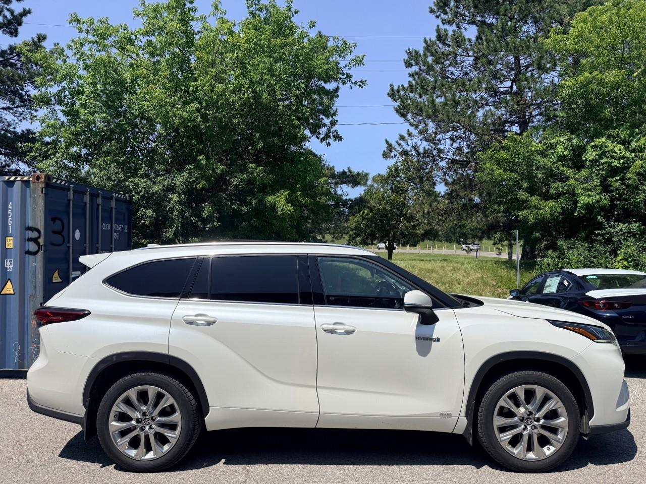 2021 Toyota Highlander Hybrid Limited 4dr All-Wheel Drive Photo