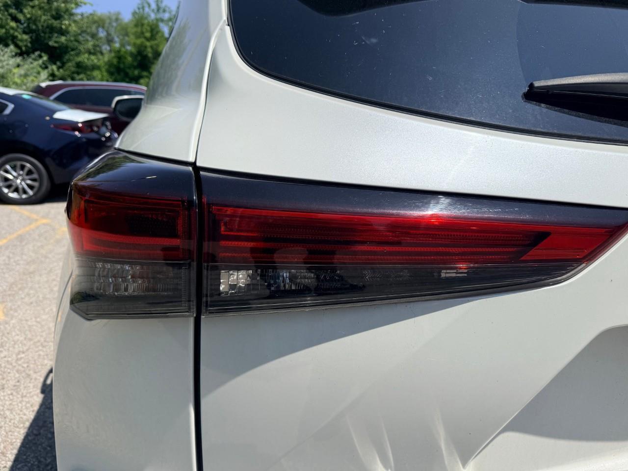 2021 Toyota Highlander Hybrid Limited 4dr All-Wheel Drive Photo
