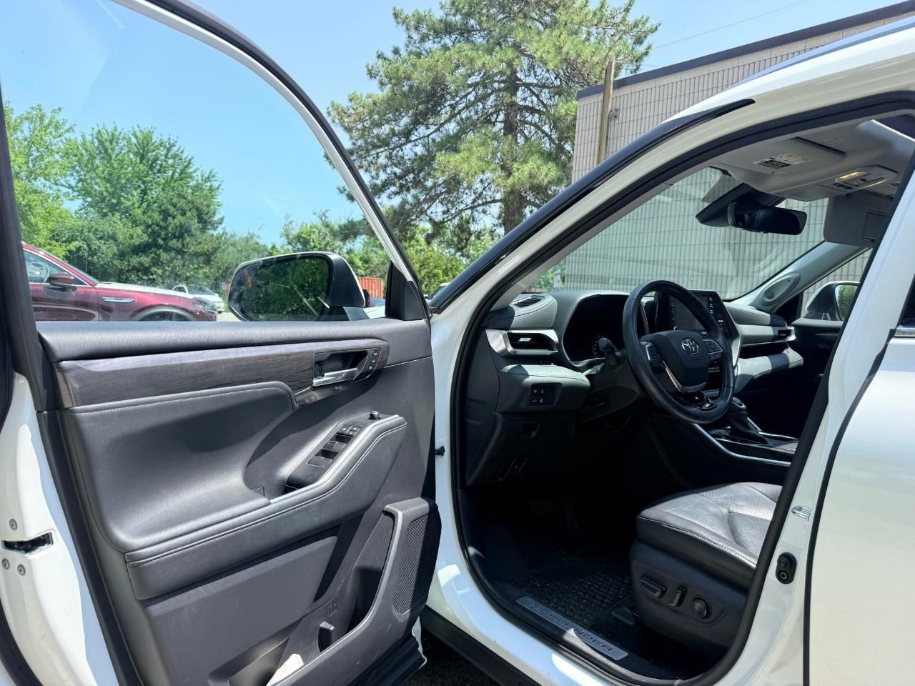 2021 Toyota Highlander Hybrid Limited 4dr All-Wheel Drive Photo