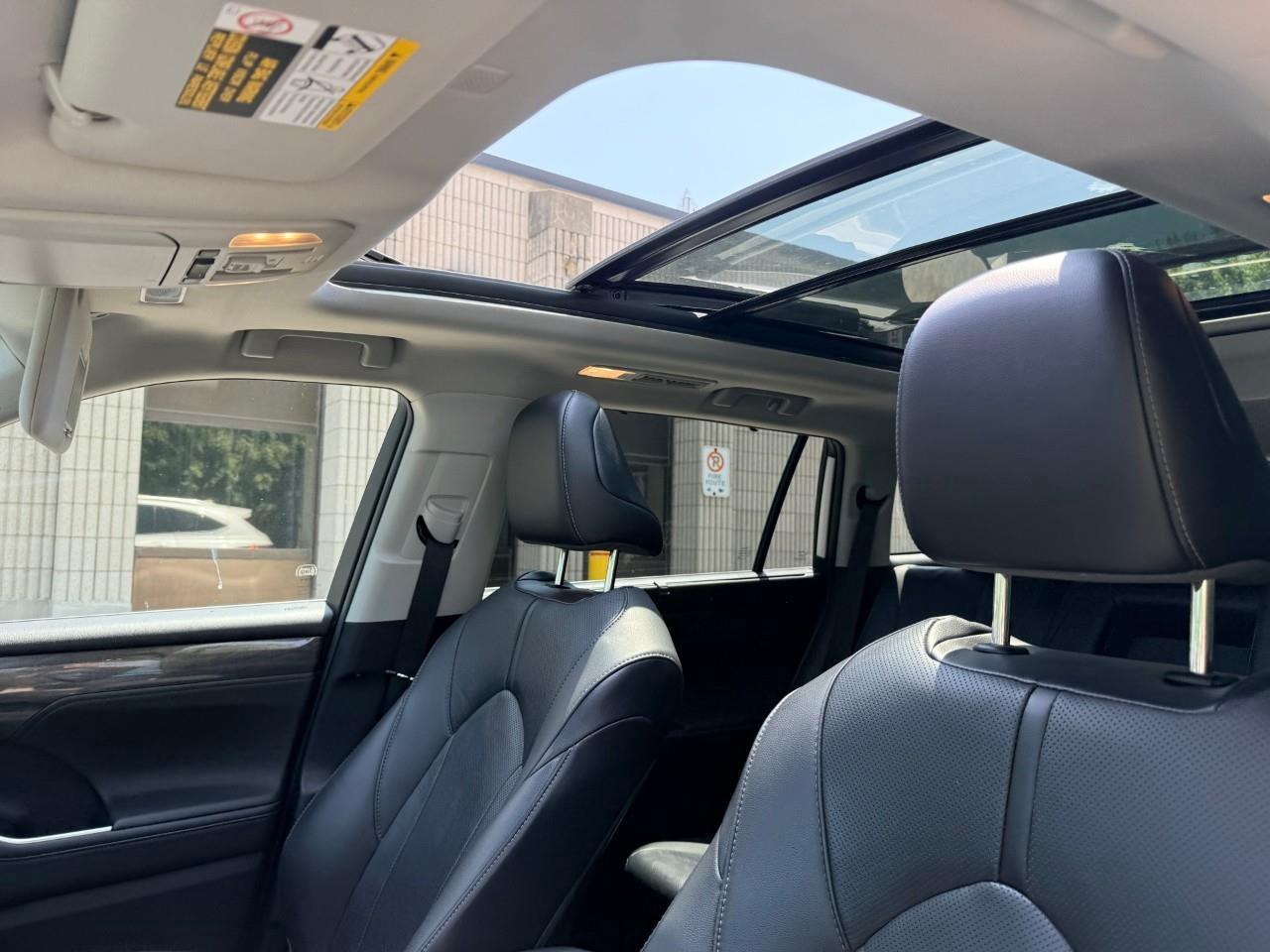 2021 Toyota Highlander Hybrid Limited 4dr All-Wheel Drive Photo