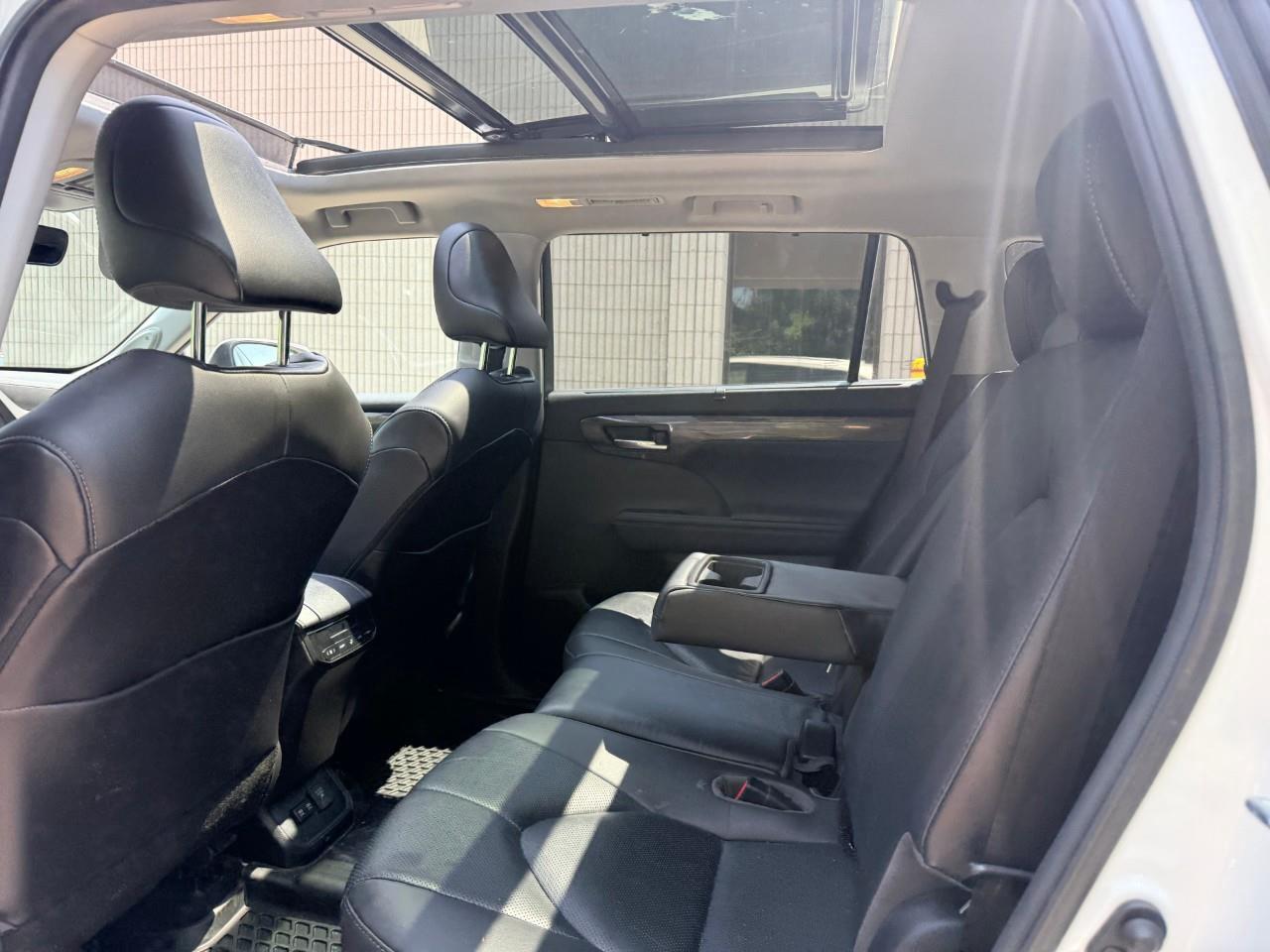 2021 Toyota Highlander Hybrid Limited 4dr All-Wheel Drive Photo