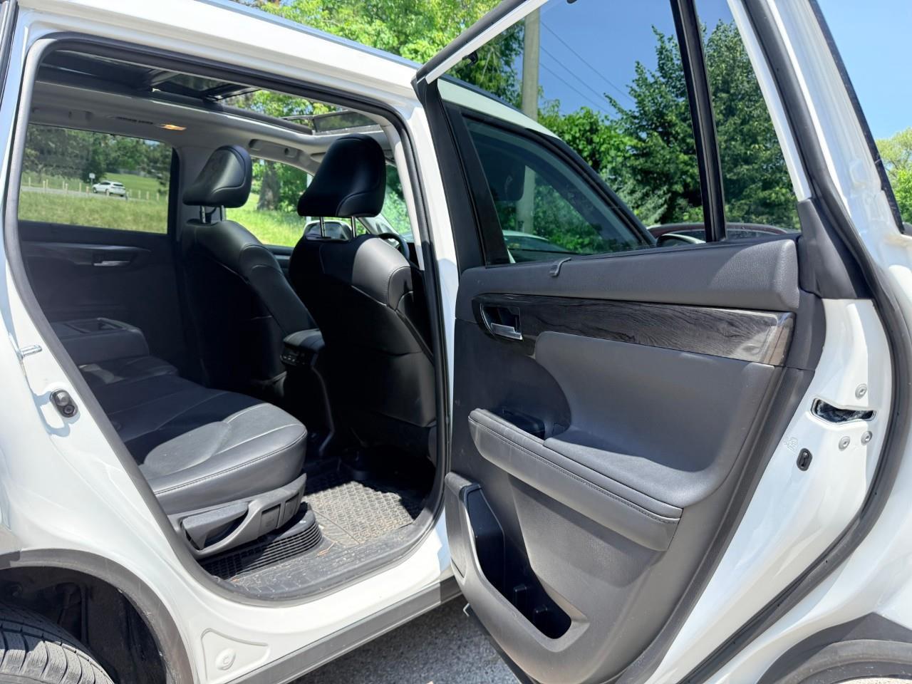 2021 Toyota Highlander Hybrid Limited 4dr All-Wheel Drive Photo