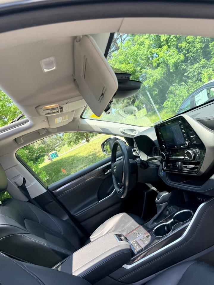 2021 Toyota Highlander Hybrid Limited 4dr All-Wheel Drive Photo