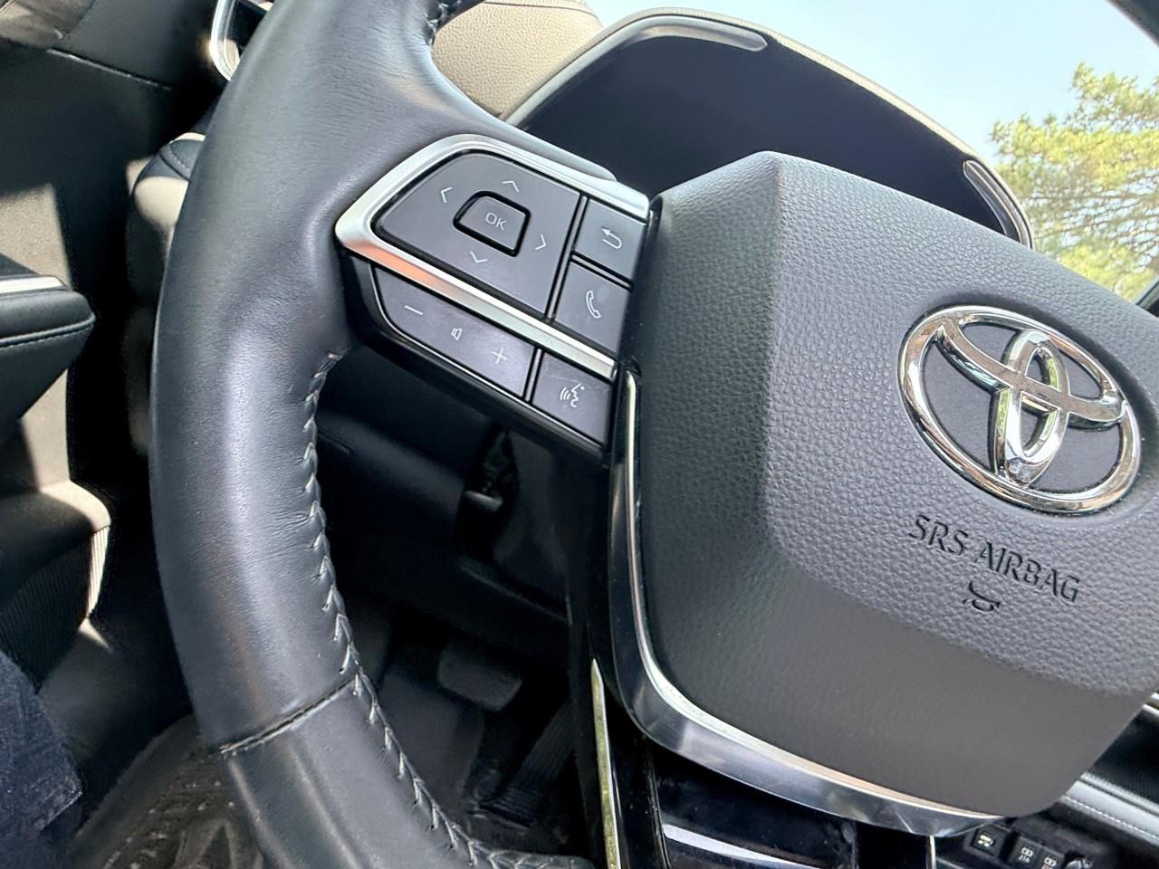 2021 Toyota Highlander Hybrid Limited 4dr All-Wheel Drive Photo