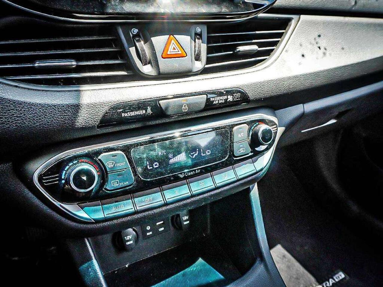 2018 Hyundai Elantra  Photo