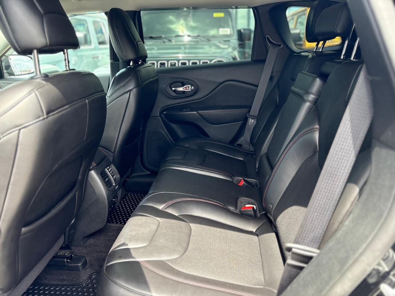 2019 Jeep Cherokee Trailhawk 4dr 4x4 Photo