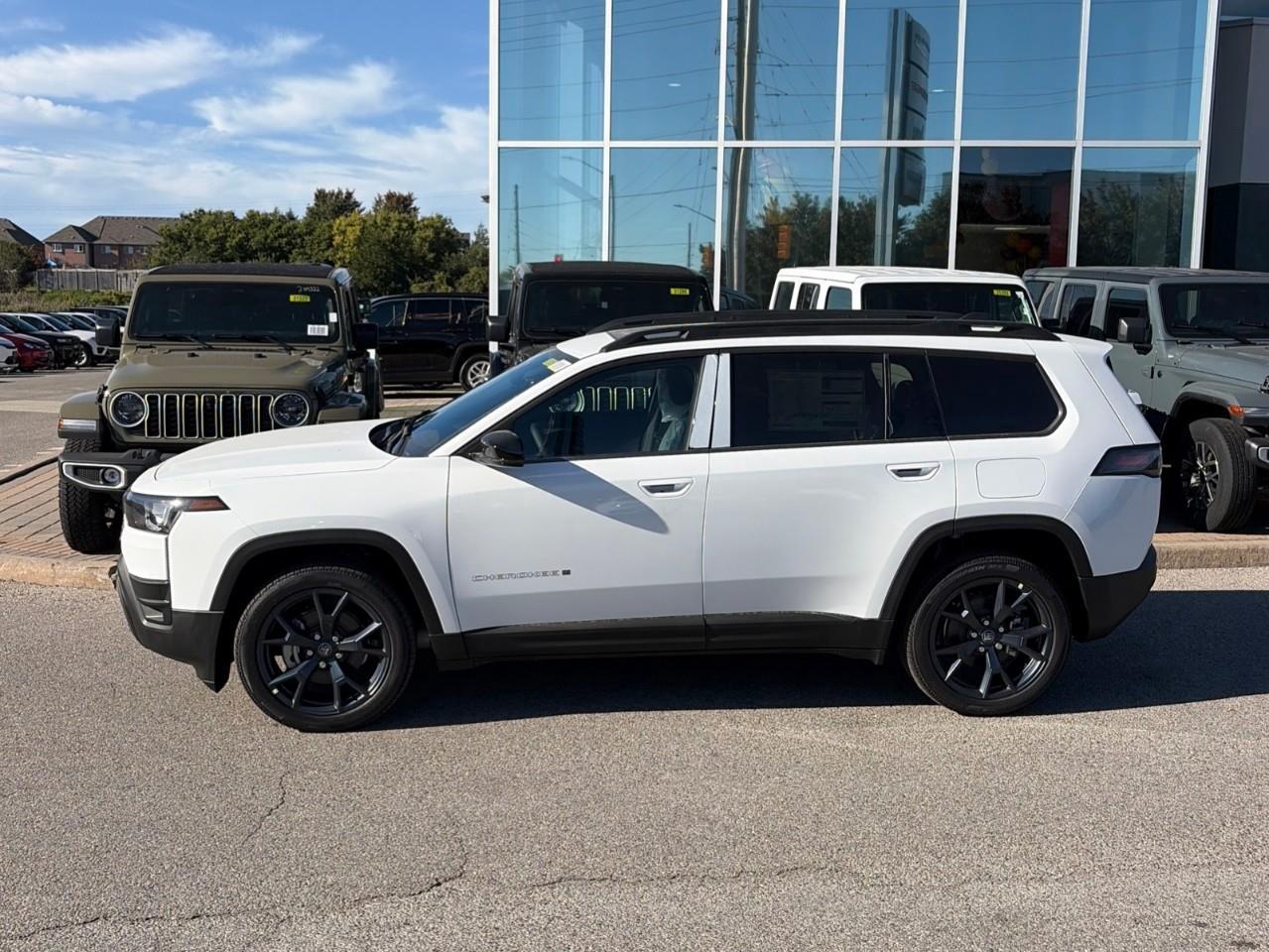 2026 Jeep Cherokee  Photo2