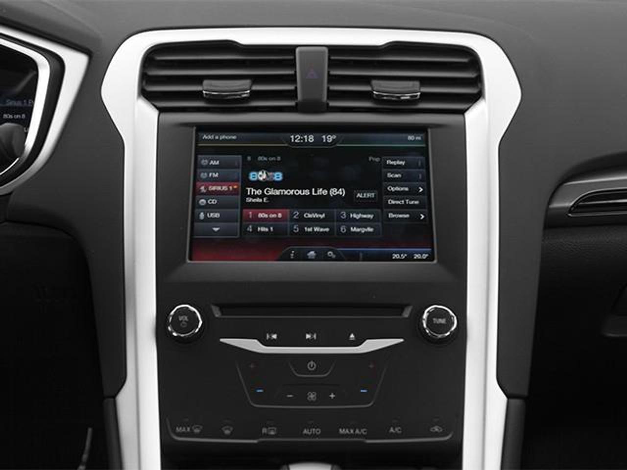2014 Ford Fusion SE 4dr Front-wheel Drive Sedan Photo