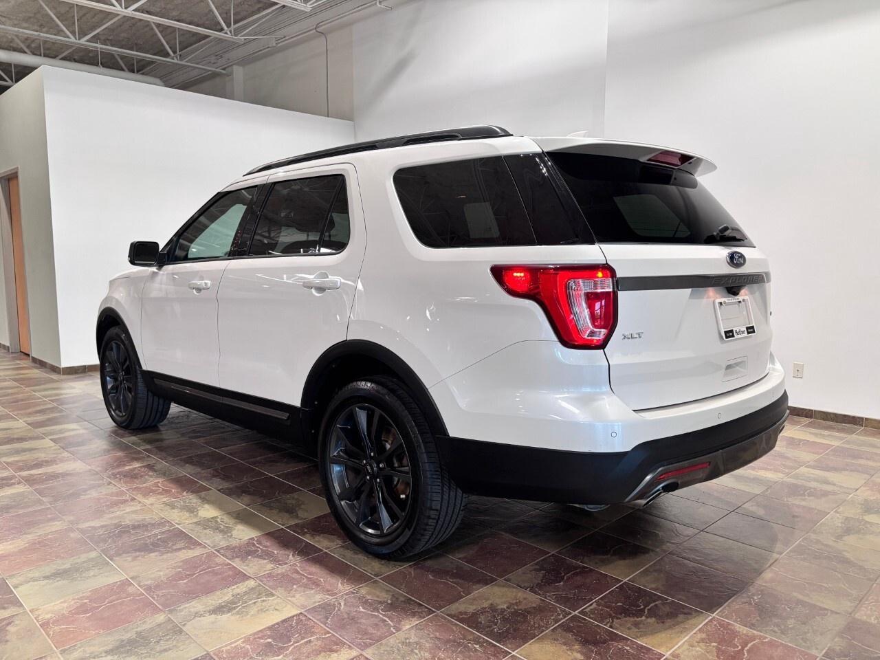2017 Ford Explorer 4WD 4dr XLT Photo