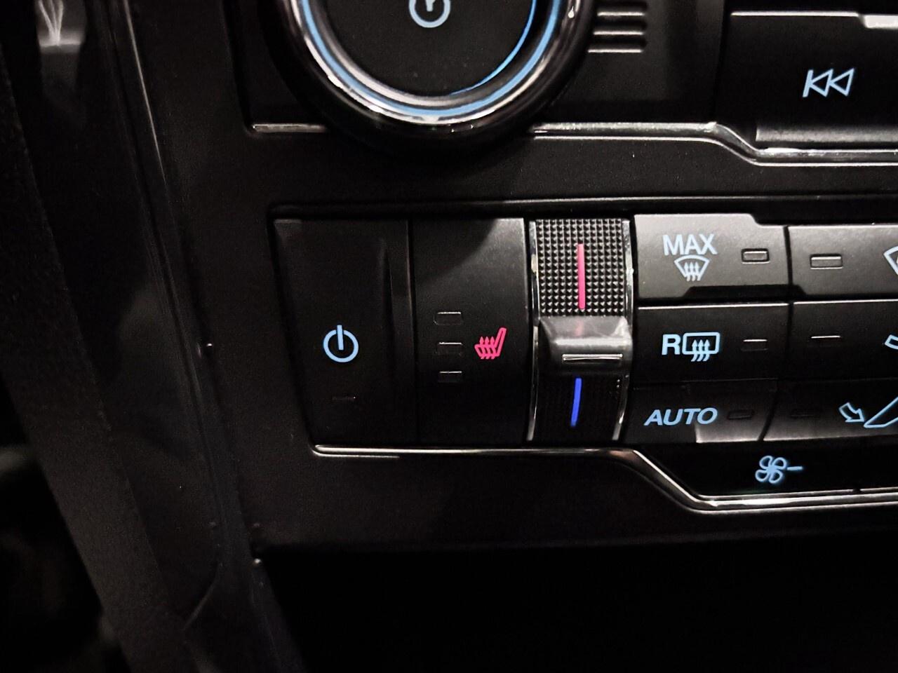 2017 Ford Explorer 4WD 4dr XLT Photo