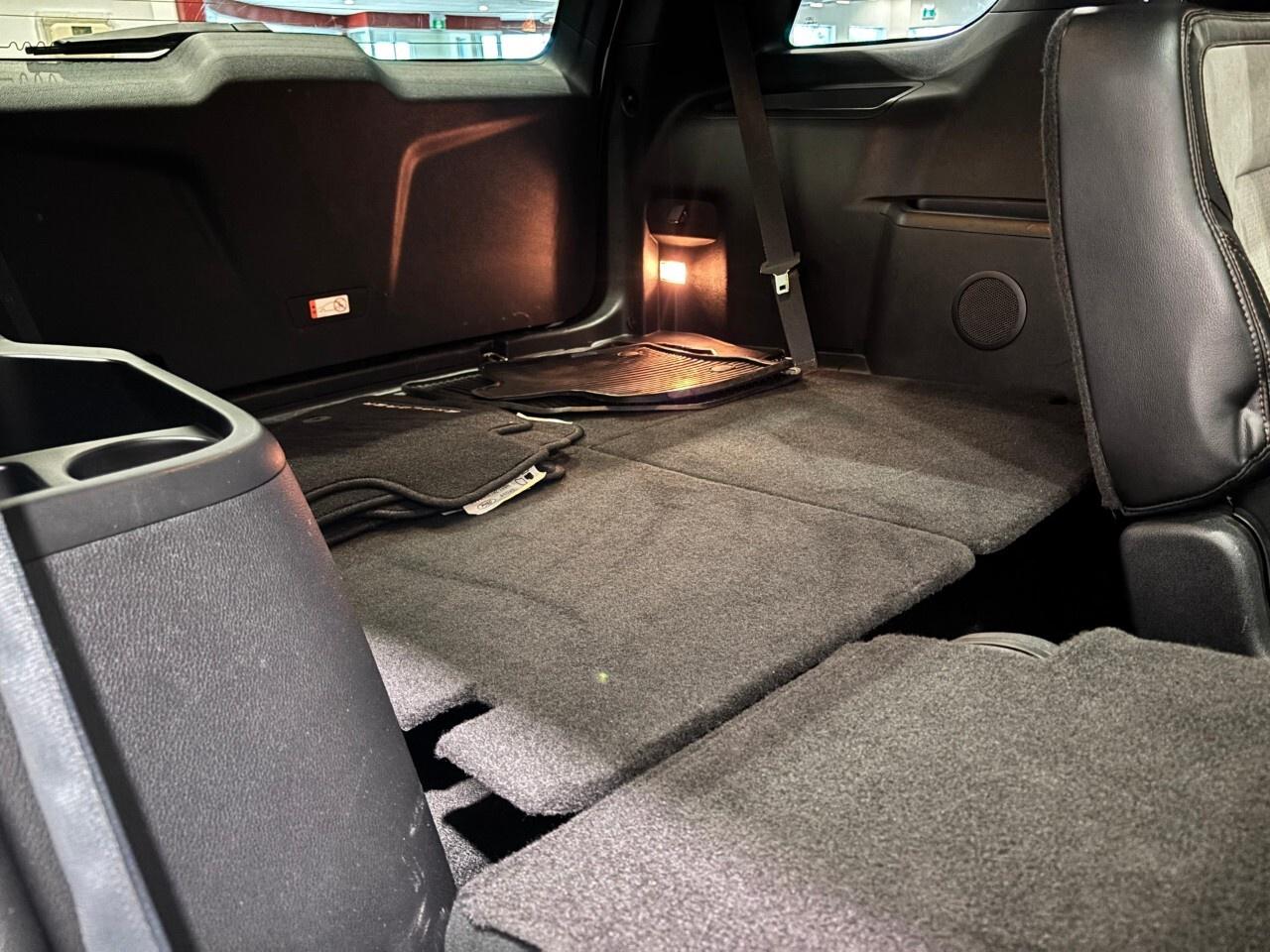 2017 Ford Explorer 4WD 4dr XLT Photo