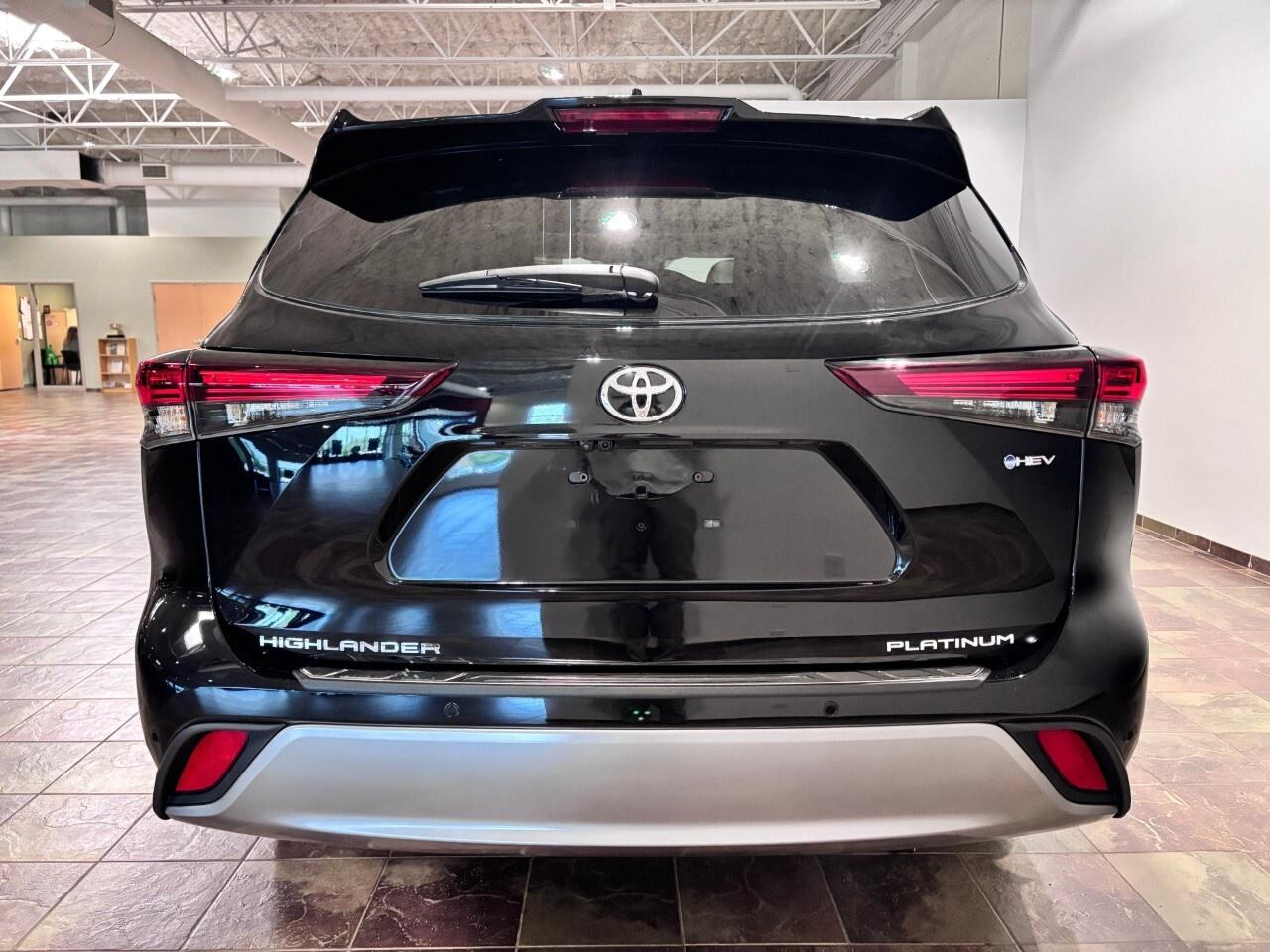 2026 Toyota Highlander HYBRID Limited AWD Photo