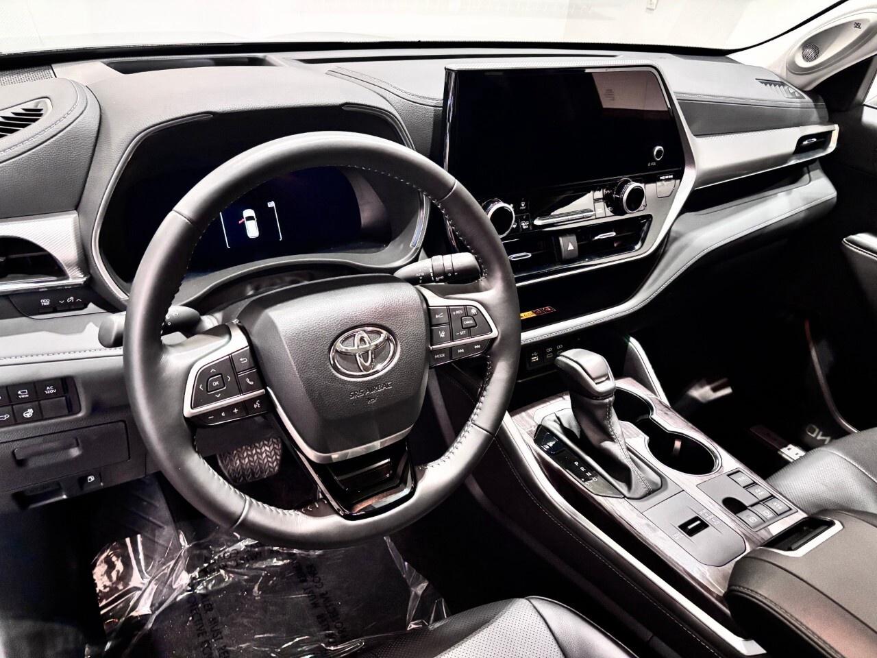 2026 Toyota Highlander HYBRID Limited AWD Photo