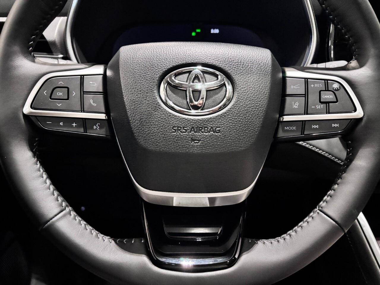 2026 Toyota Highlander HYBRID Limited AWD Photo